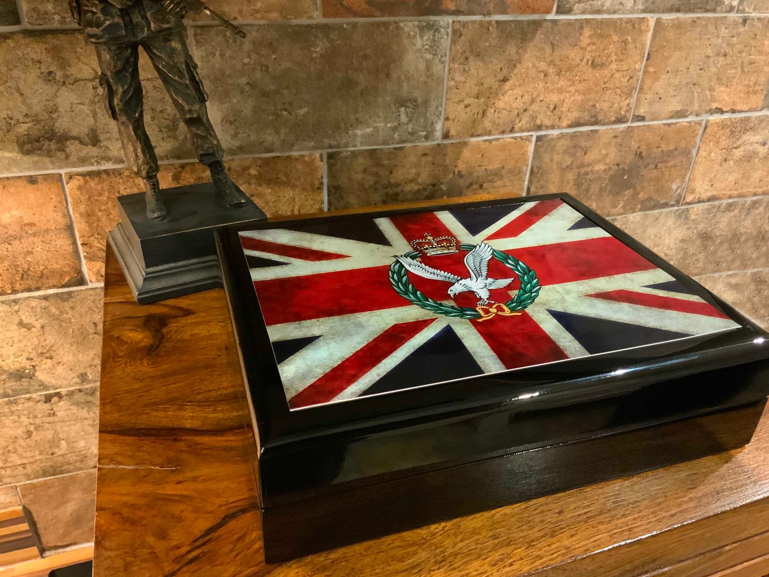 Army Air Corps Exclusive and Stunning Medals Box.