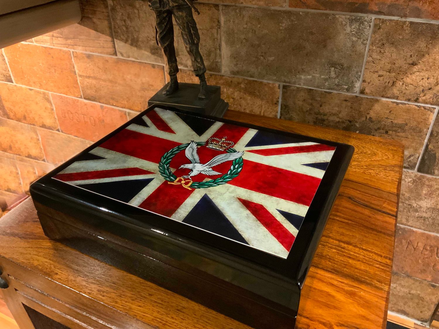 Army Air Corps Exclusive and Stunning Medals Box.