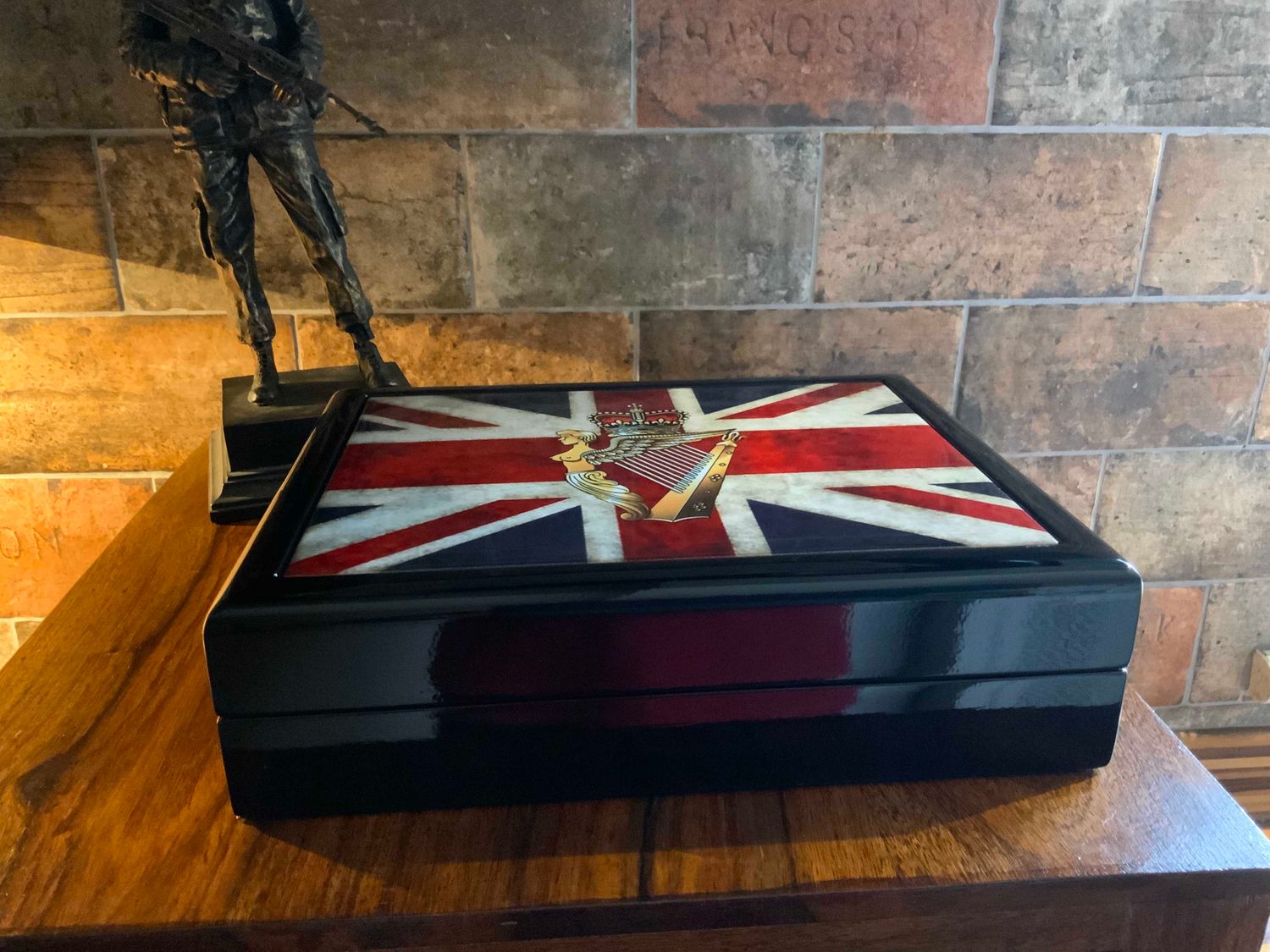 Ulster Defence Regiment, UDR Exclusive and Stunning Medals Box.