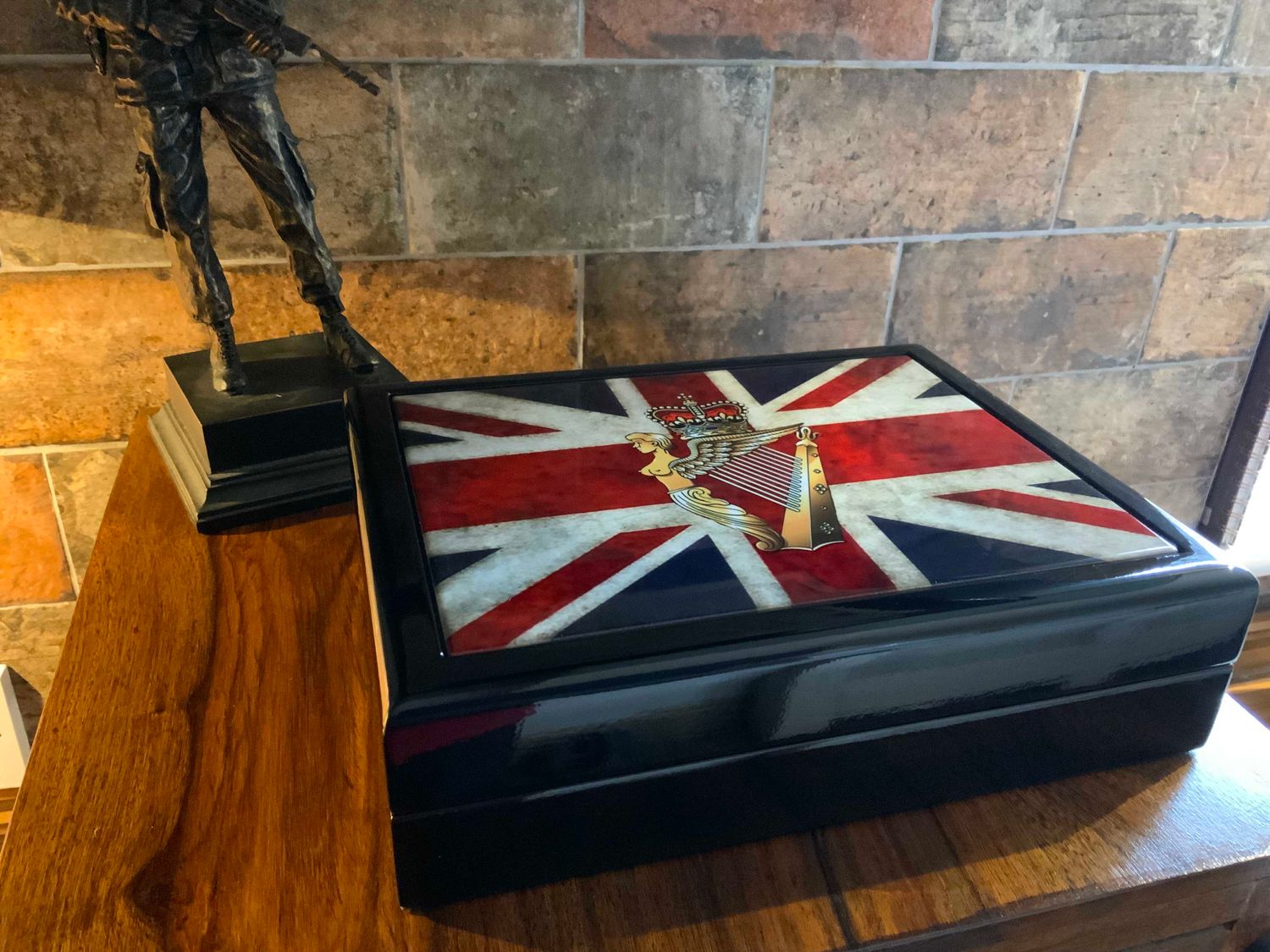 Ulster Defence Regiment, UDR Exclusive and Stunning Medals Box.