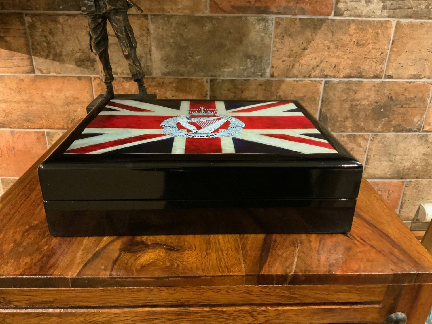 Royal Irish Regiment, Royal Irish Exclusive and Stunning Medals Box.