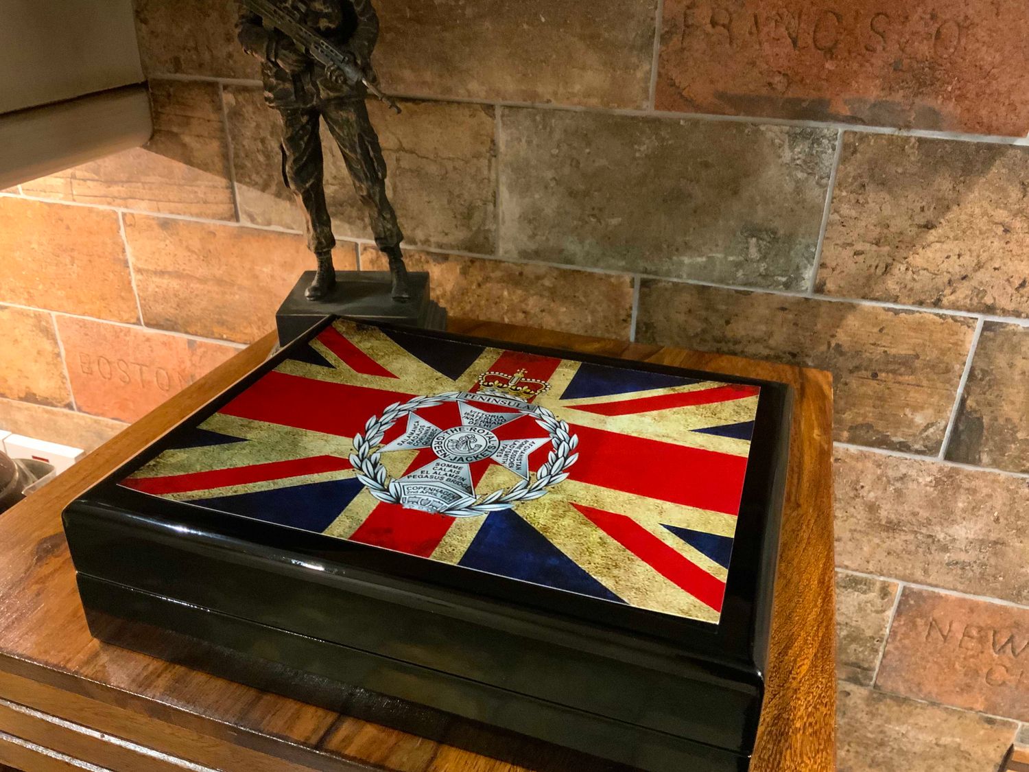 The Royal Green Jackets  RGJ, Premium Medals Box. Makes the perfect Gift!