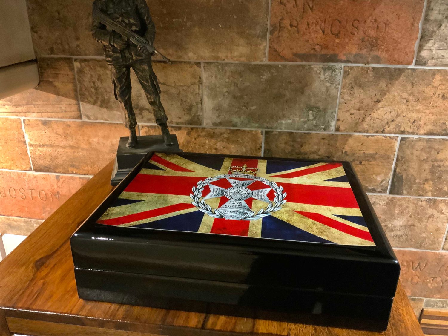 The Royal Green Jackets  RGJ, Premium Medals Box. Makes the perfect Gift!