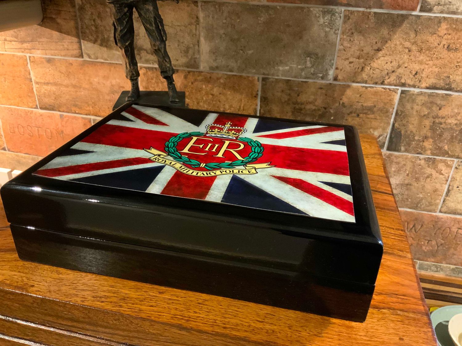 Royal Military Police Premium Medals Box, Makes the prefect Gift