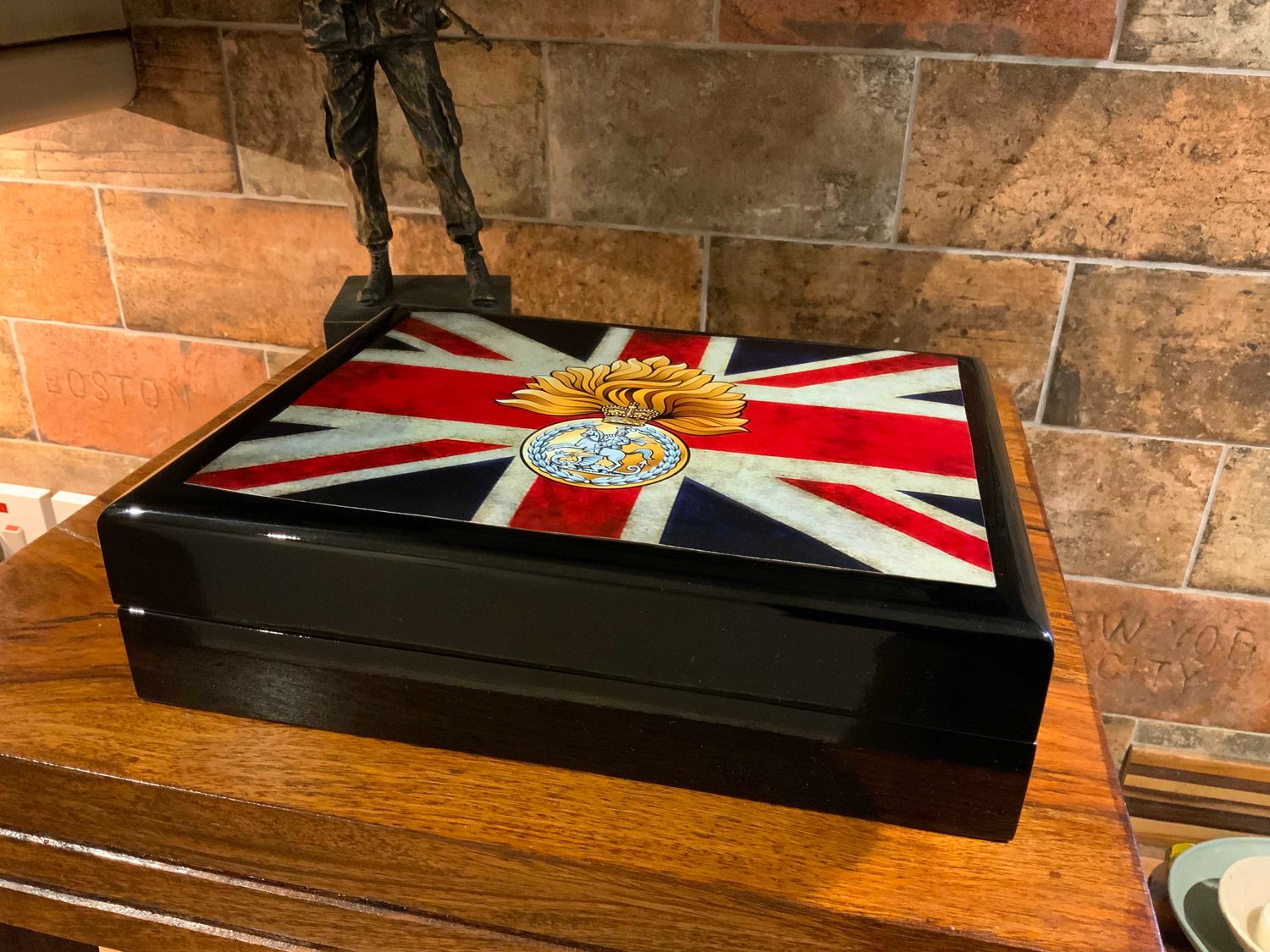 Royal Regiment of Fusiliers  (RRF) Premium Medals Box, Makes the prefect Gift