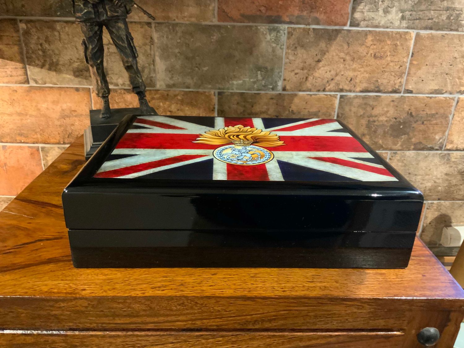 Royal Regiment of Fusiliers  (RRF) Premium Medals Box, Makes the prefect Gift