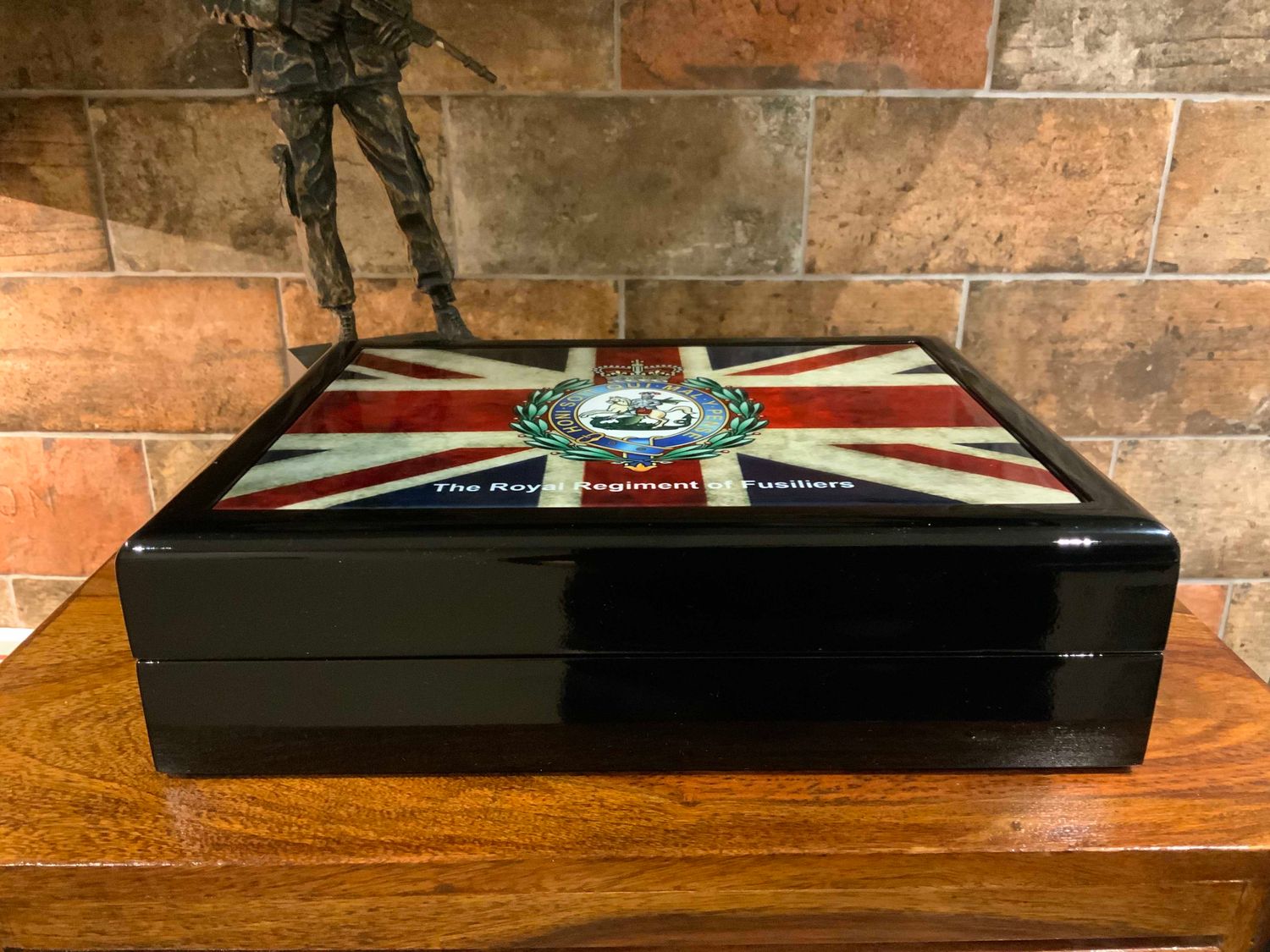 Royal Regiment of Fusiliers  (RRF) Premium Medals Box, Makes the prefect Gift