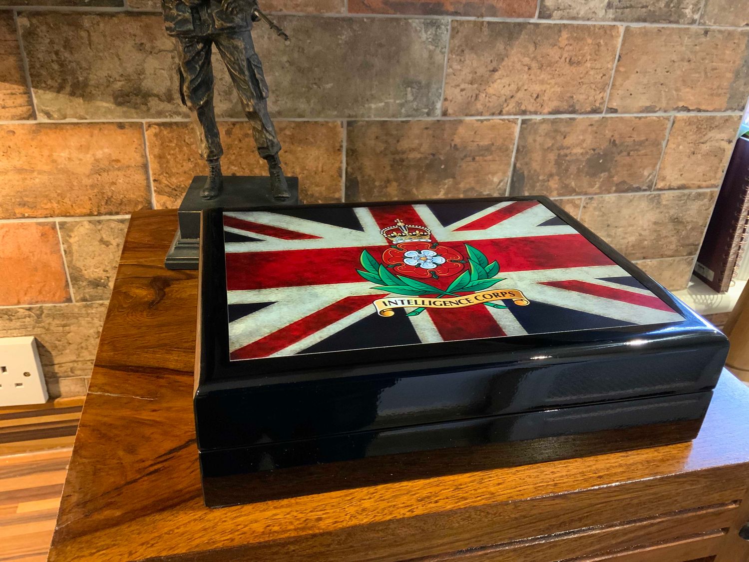 Intelligence Corps Premium Military Medals Box, Beautiful wood and Ceramic box, Great Gift box.
