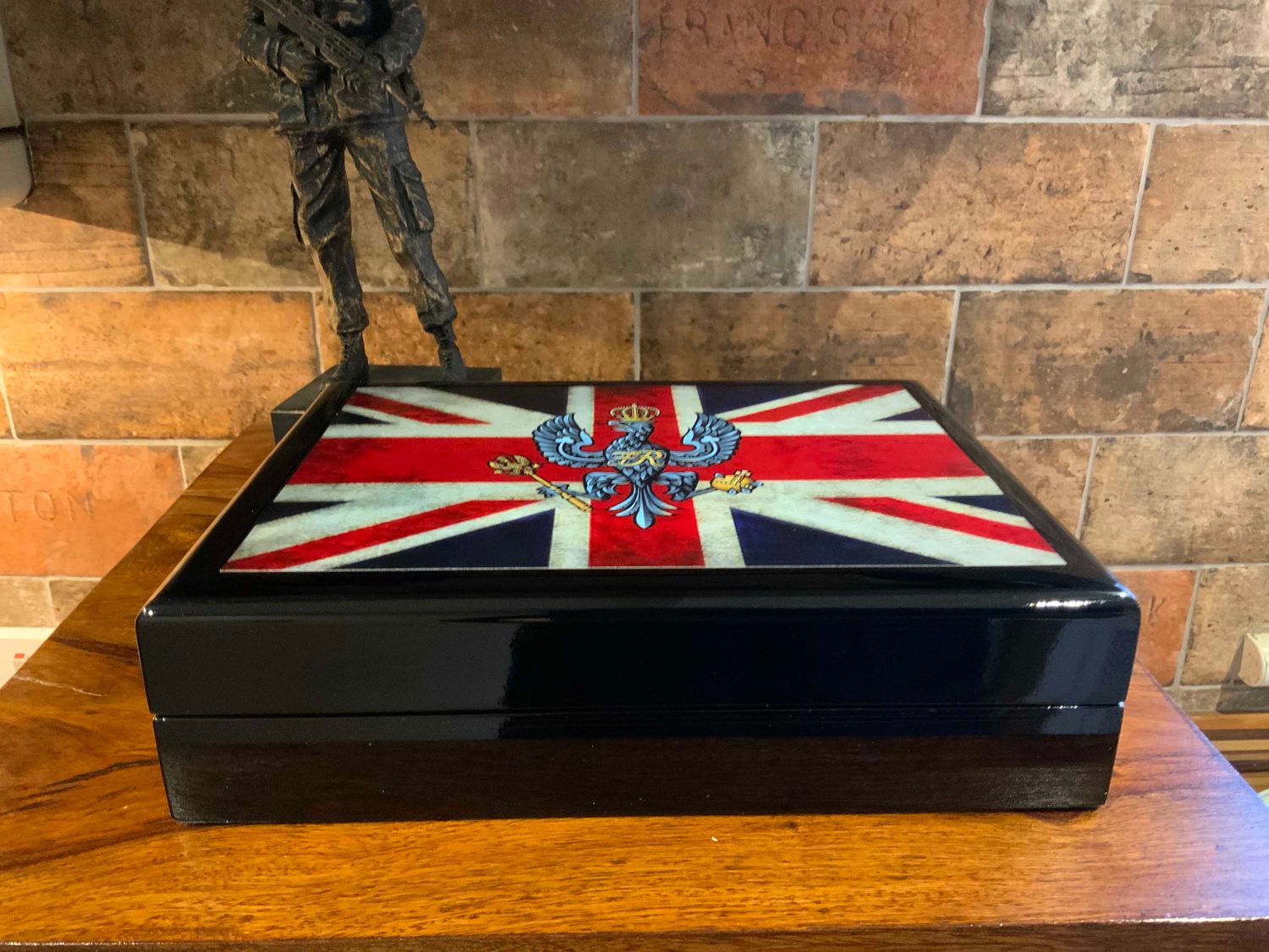 King's Royal Hussars Exclusive and Stunning Medals Box.