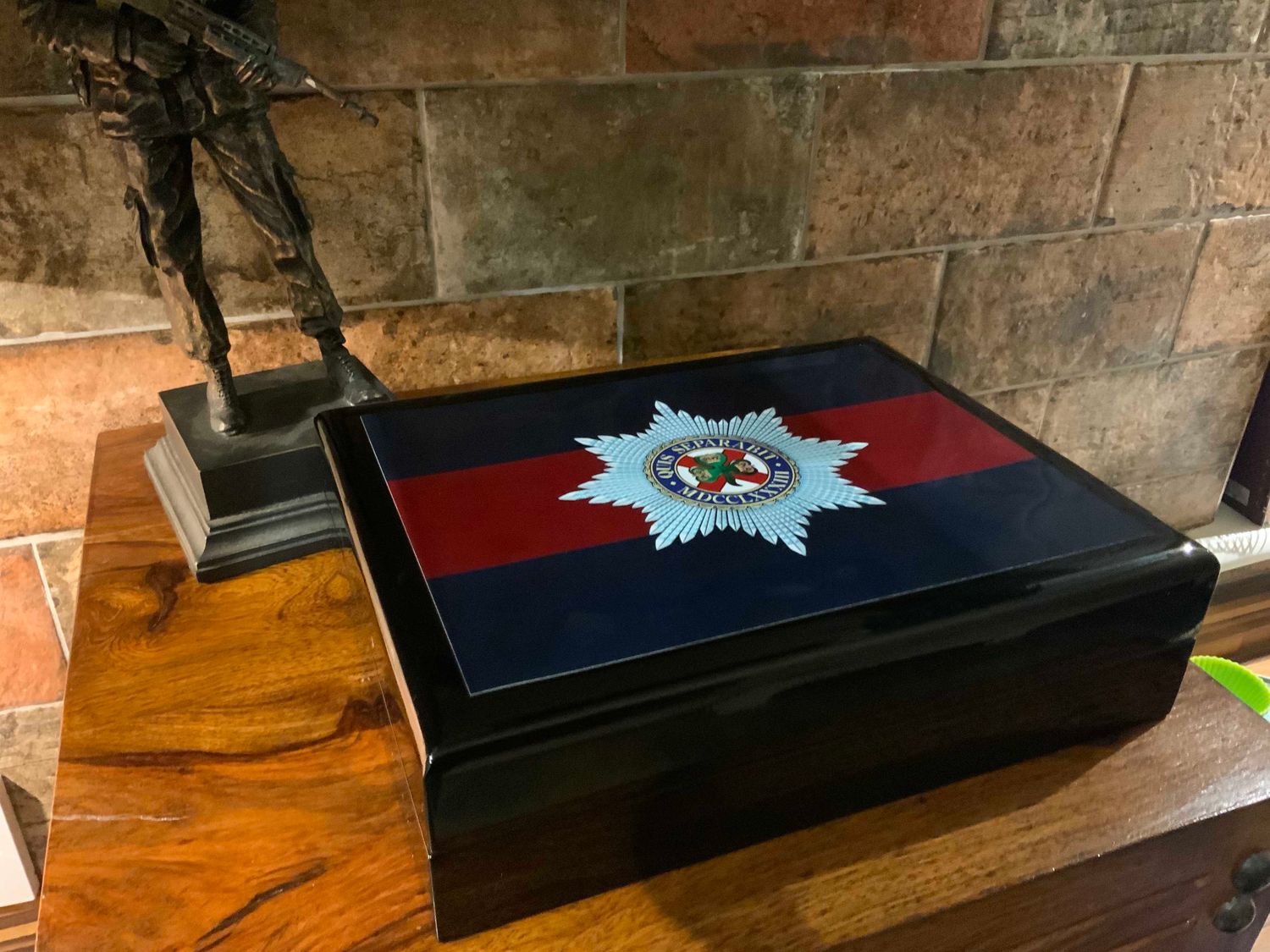 Irish Guards Exclusive and Stunning Medals Box.
