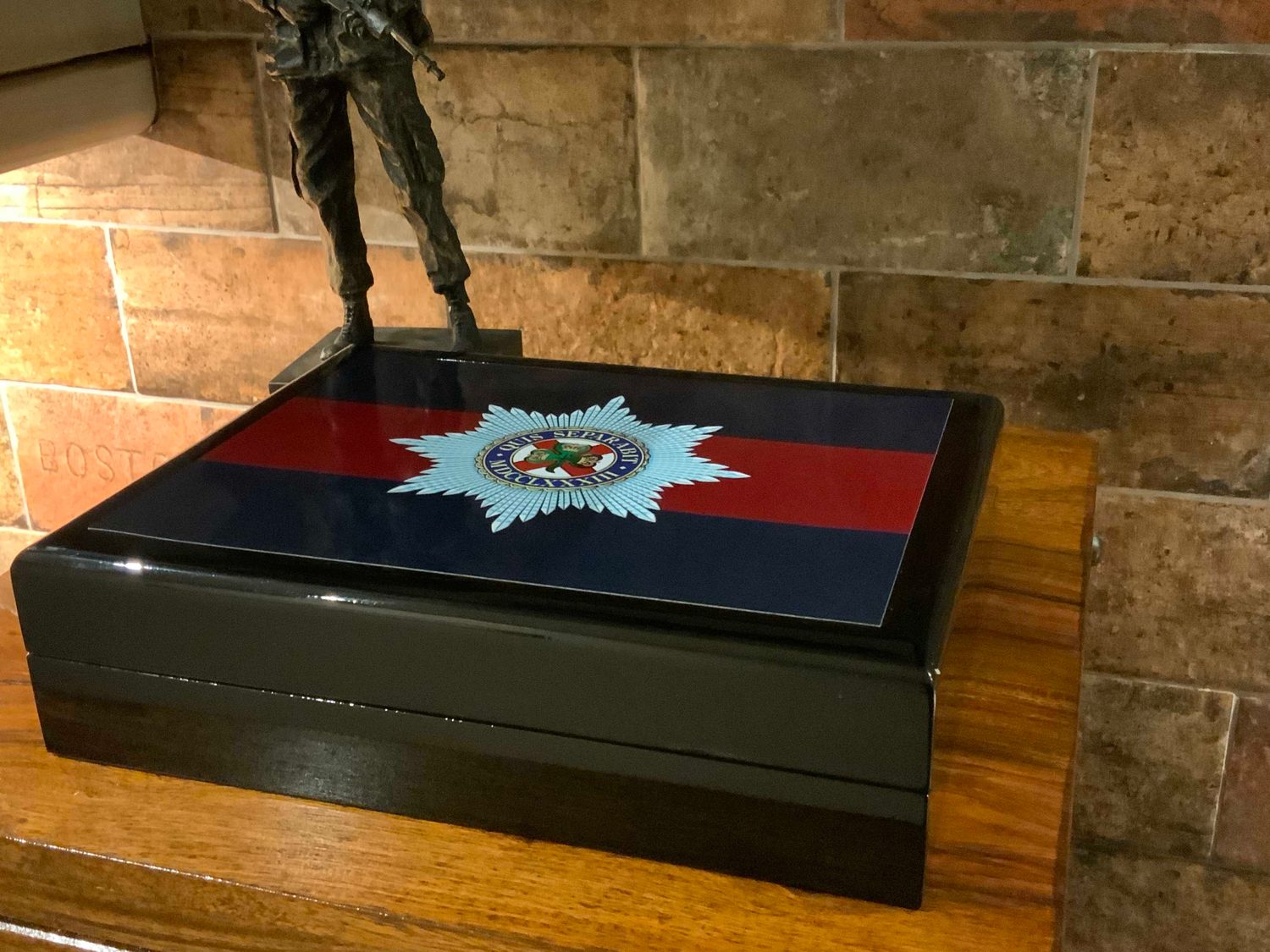 Irish Guards Exclusive and Stunning Medals Box.