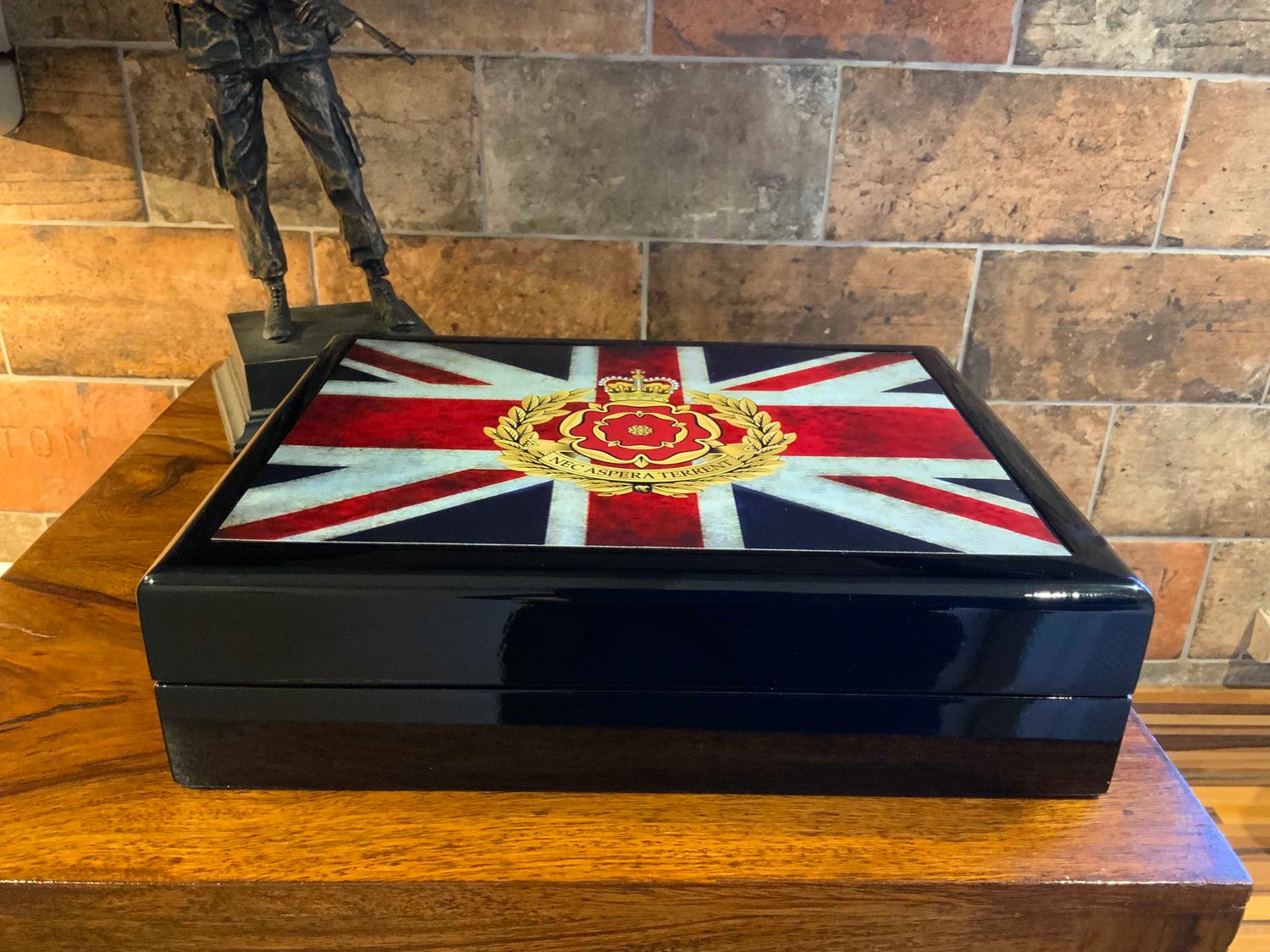 Duke of Lancaster's Regiment Exclusive and Stunning Medals Box.