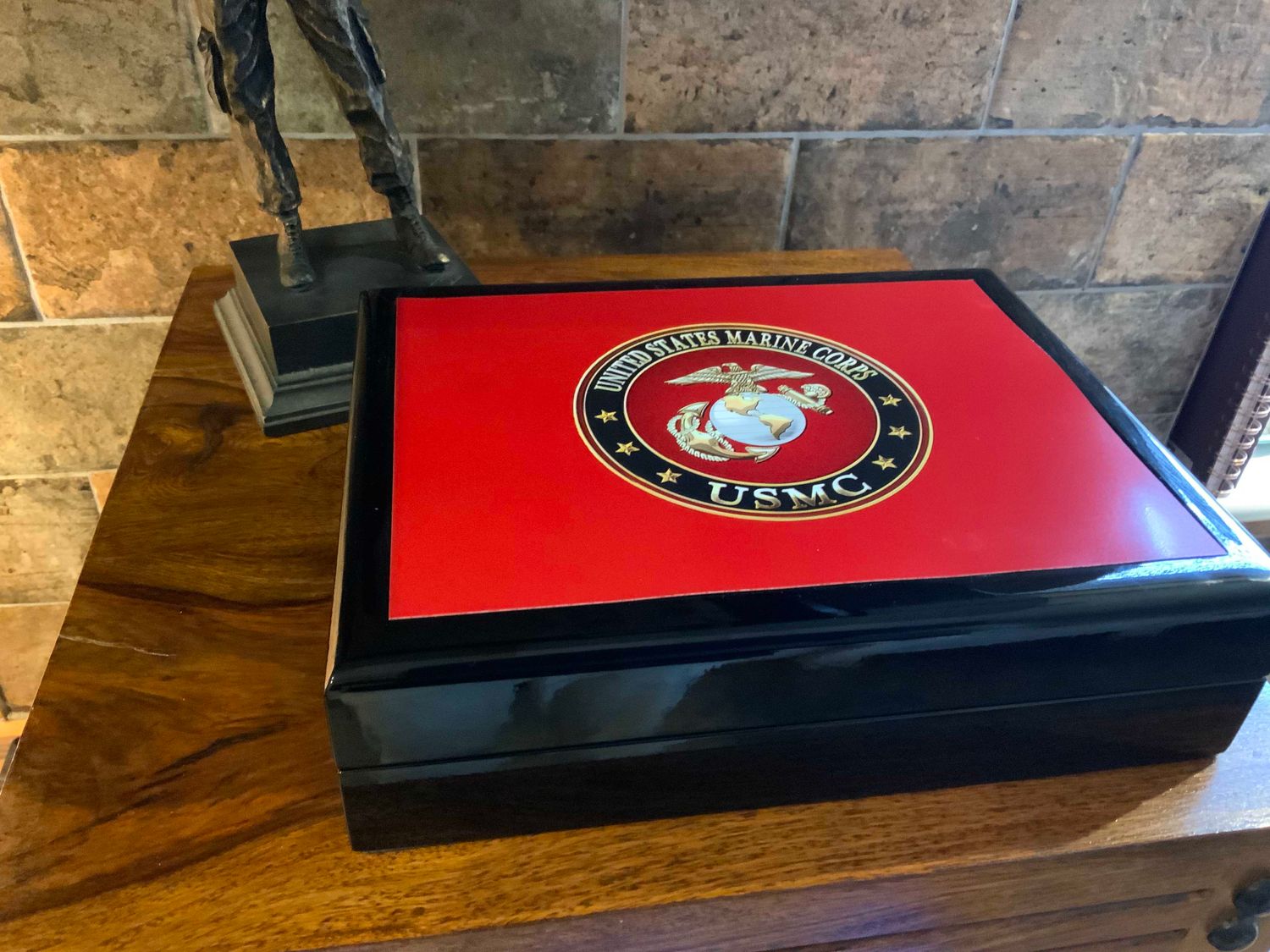 US Marine Corps Stunning Medals Box.