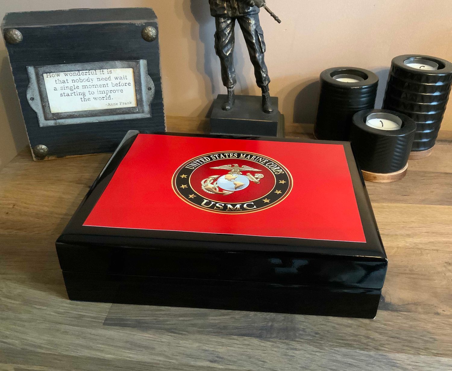 US Marine Corps Stunning Medals Box.