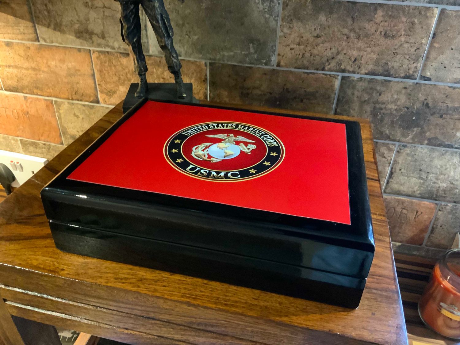US Marine Corps Stunning Medals Box.