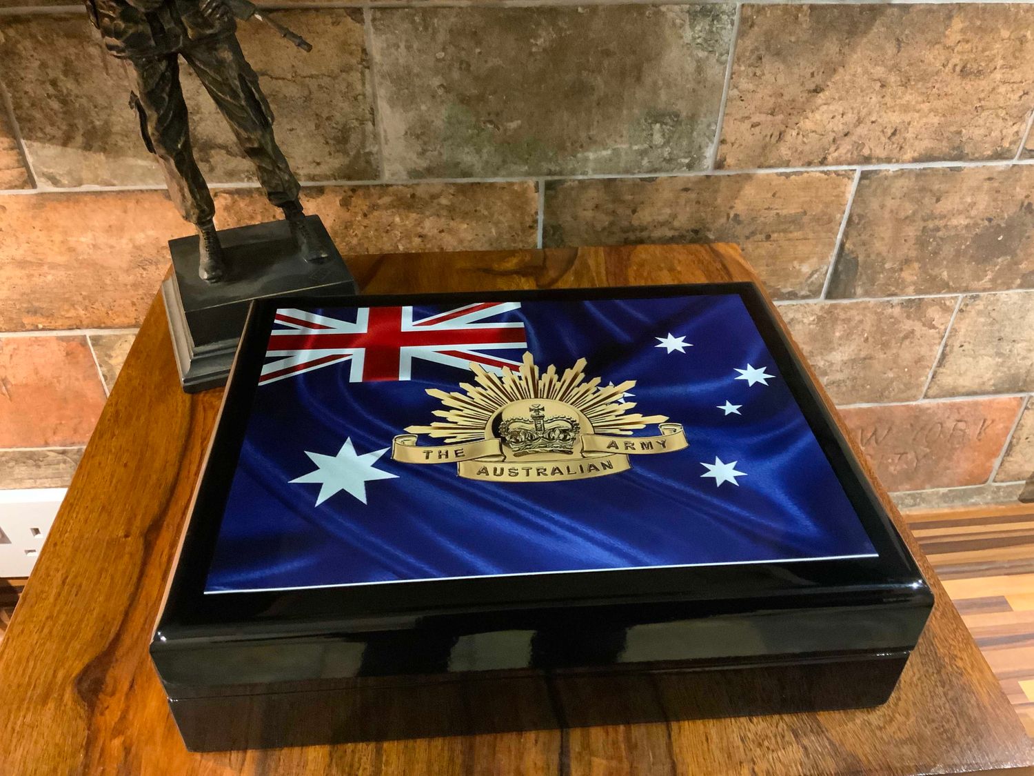 Australian Army Exclusive and Stunning Medals Box.