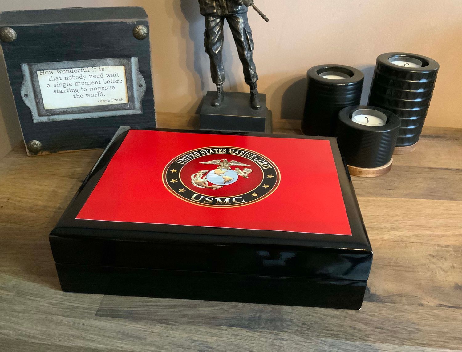 US Marine Corps Stunning Medals Box.