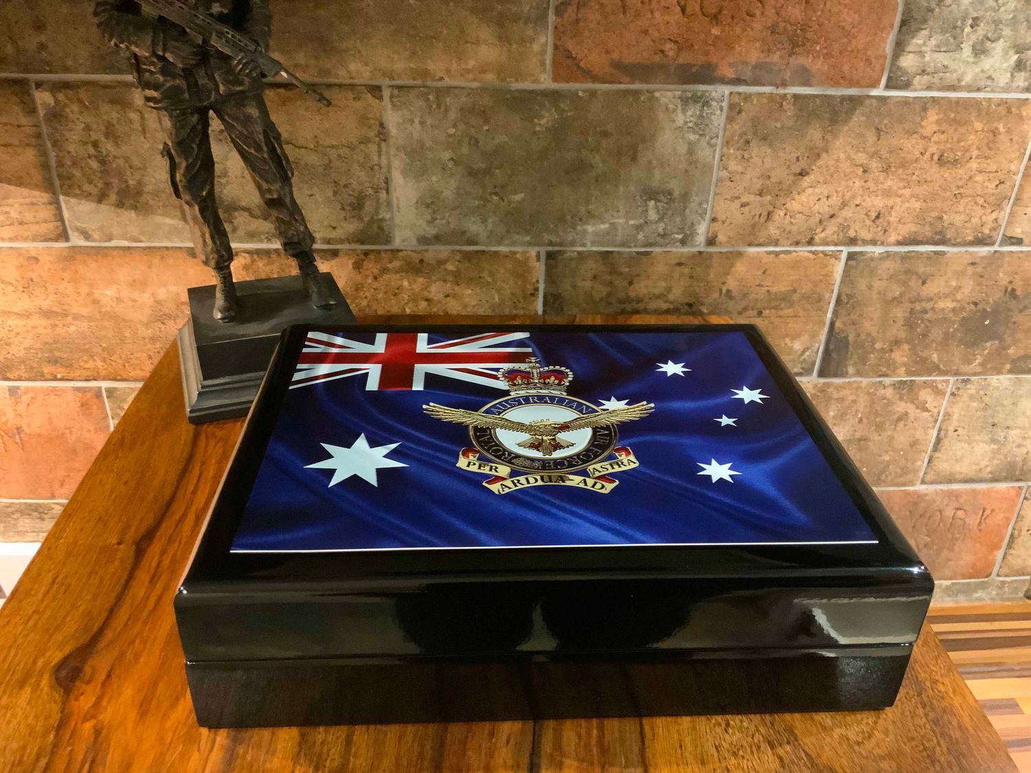 Royal Australian Air Force Exclusive and Stunning Medals Box.