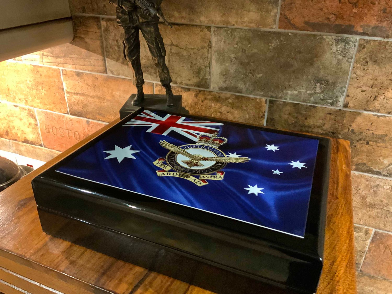 Royal Australian Air Force Exclusive and Stunning Medals Box.
