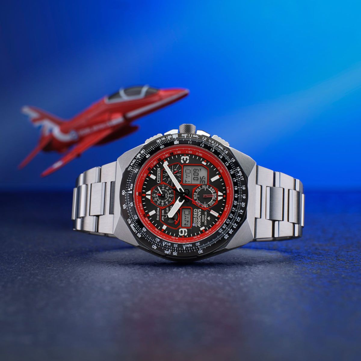 The Red Arrows Limited Edition Skyhawk A.T. RAF Gift