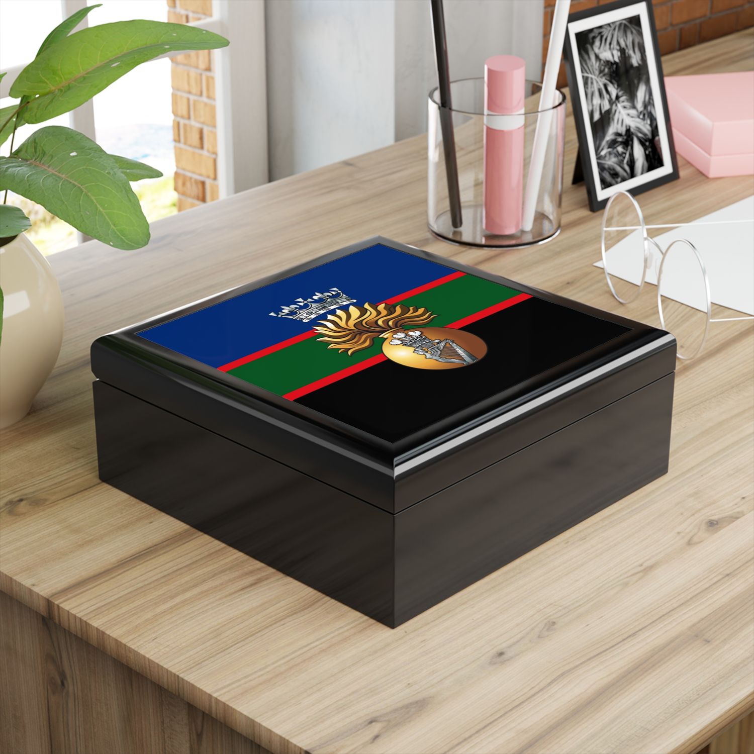 Royal Irish Rifles Military Medals Box