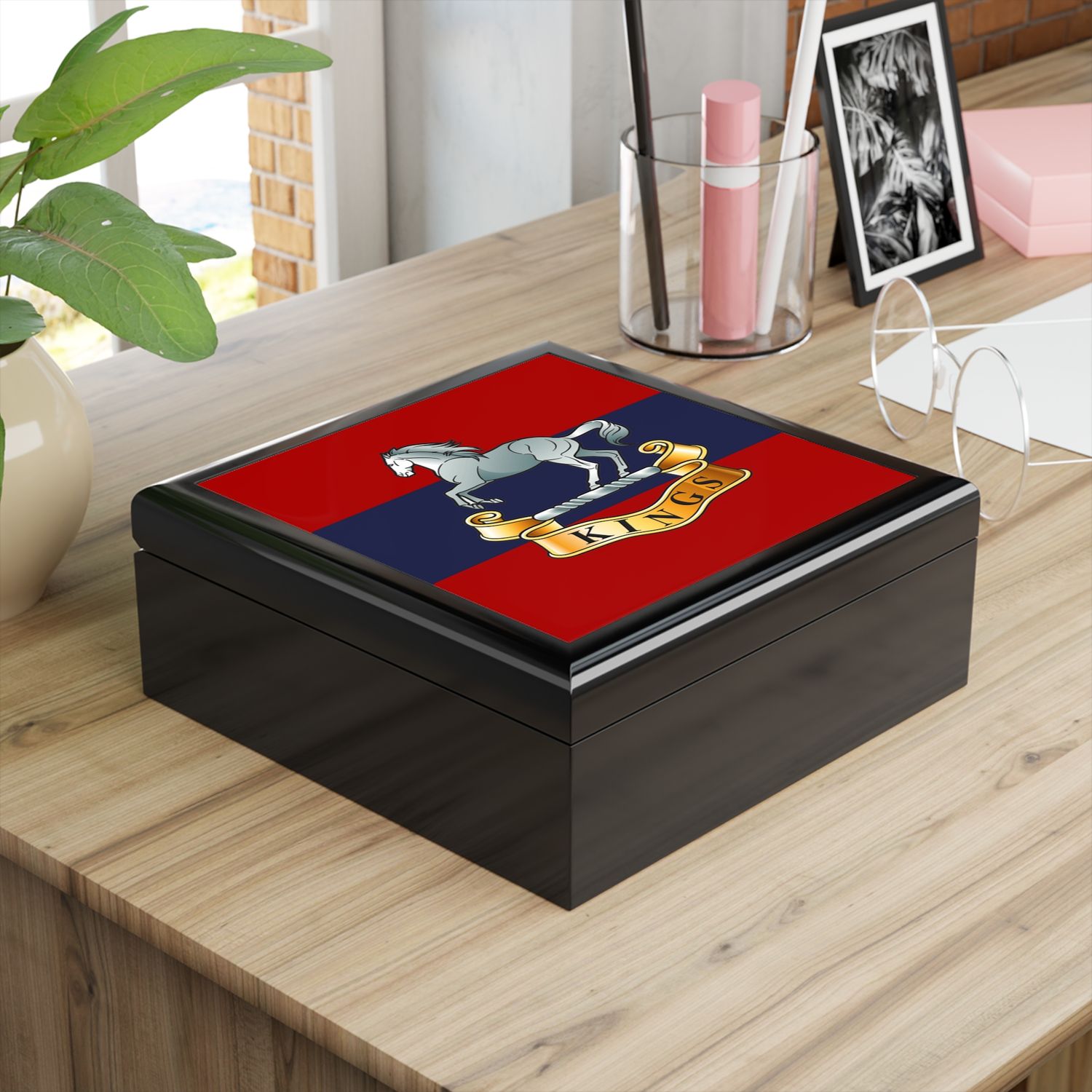King&#39;s Regiment Military Medals Box