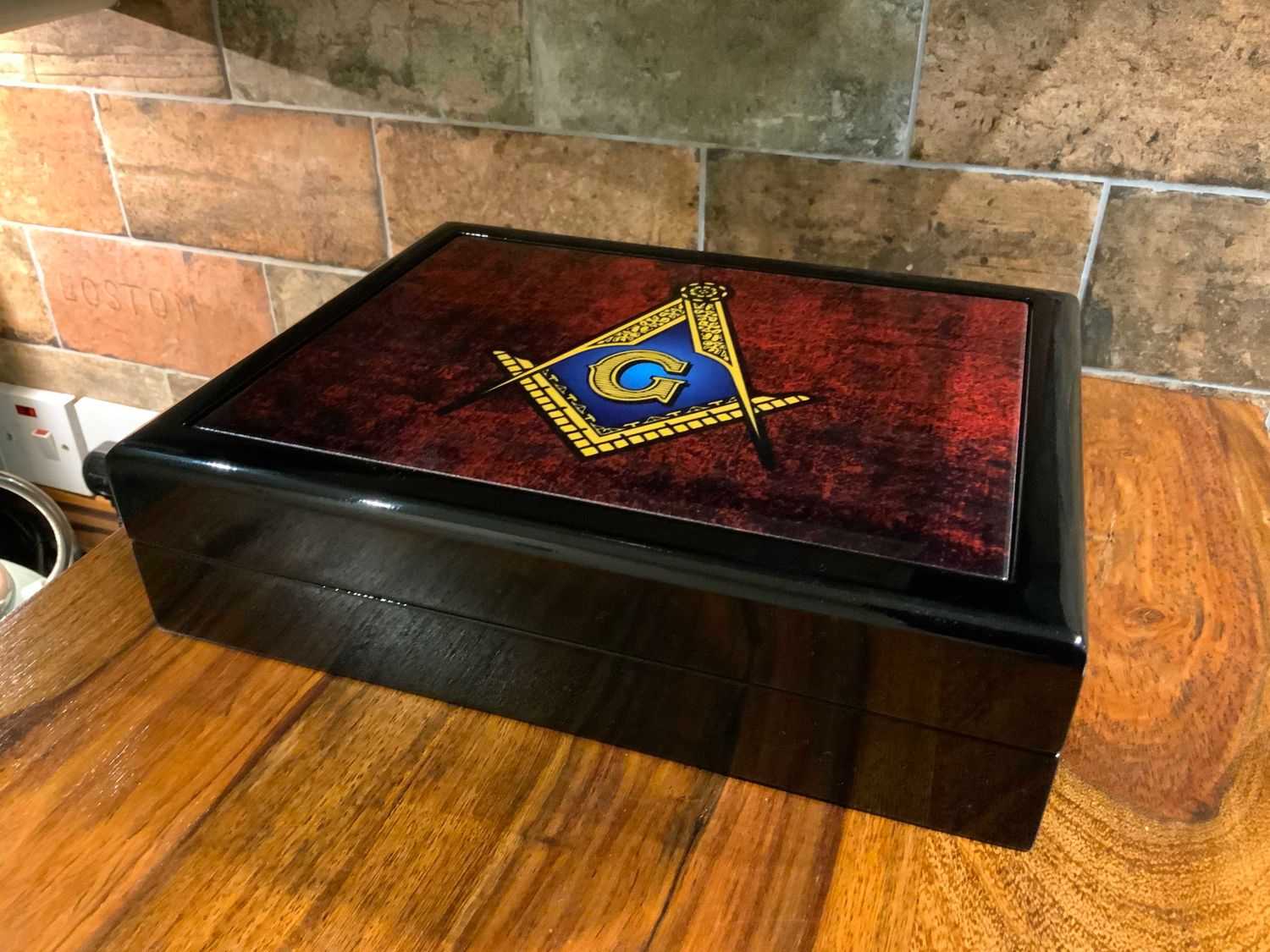 Freemason, Masonic Exclusive and Stunning Memorabilia Box.