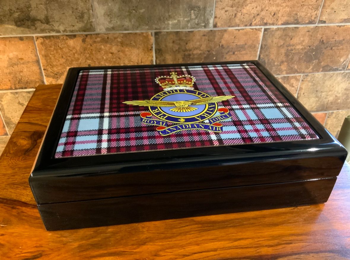 Royal Canadian Air Force Exclusive and Stunning Medals Box.