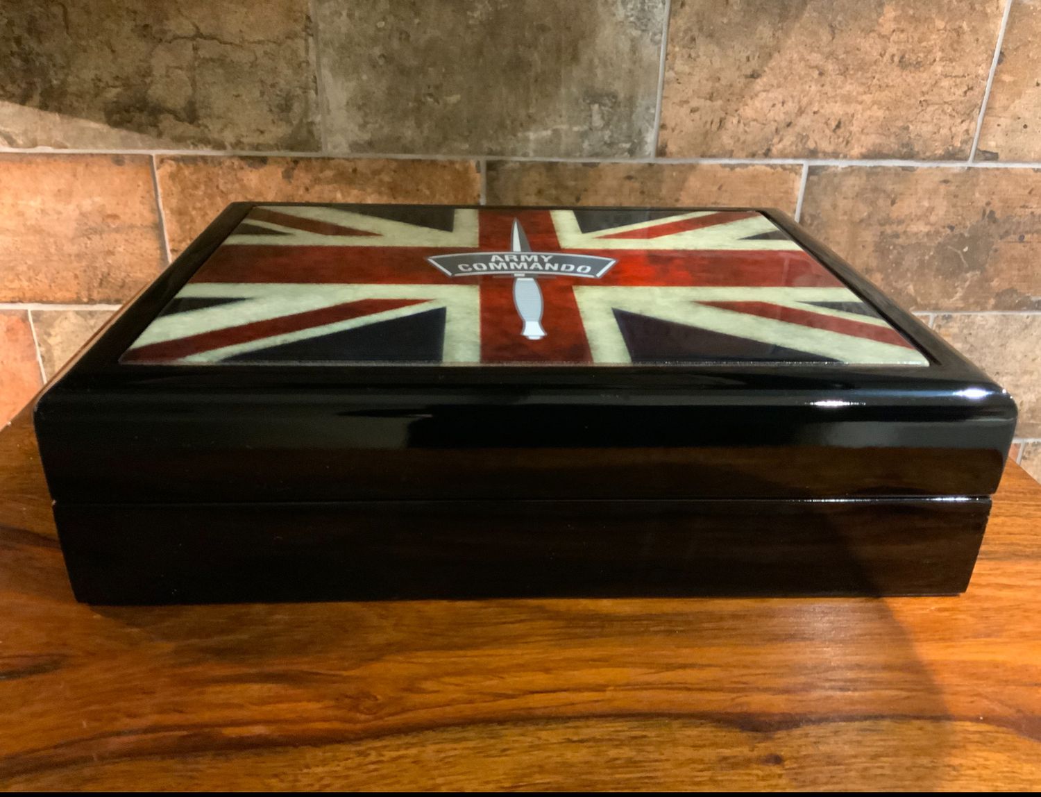 British Army Commando Exclusive and Stunning Medals Box.