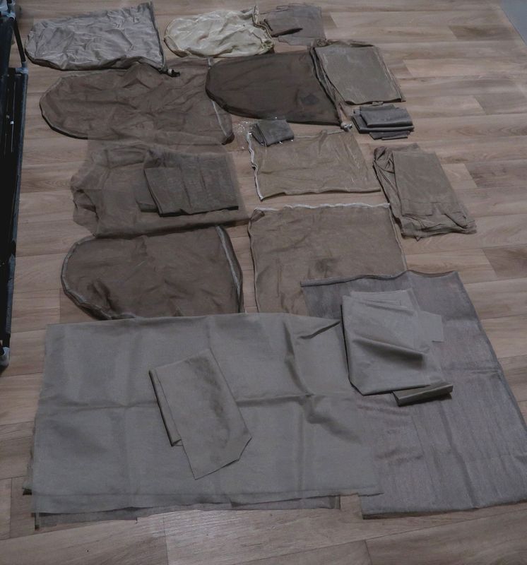 ​Lot de tissu Nylon-argent / Quelques voilettes Réf 373