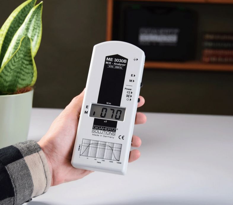 ME3030B détecteur de basses fréquences Gigahertz Solutions + Perche + pince incluses / Réf. 3