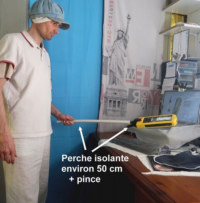 Perche isolante avec pince de 50 centimètres / Réf 184 Perche isolante avec pince de 50 centimètres / Réf 184