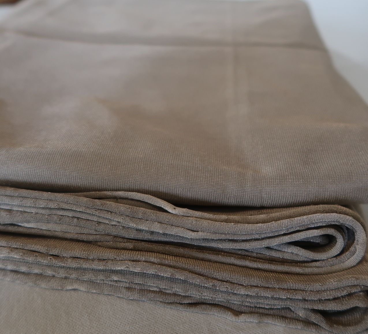 MVU® ARGENT INTEGRAL™ -54 dB tissu anti-ondes 150 cm 80% Nylon 20% Argent Réf 315 MVU® ARGENT INTEGRAL™ -54 dB tissu anti-ondes 150 cm 80% Nylon 20% Argent Réf 315