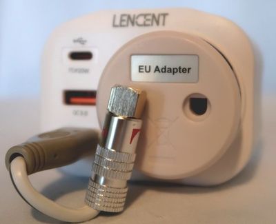 Chargeur 3 broches 20 W (Max) avec mise à la terre / Modèle 1A1C1F : USB-A + USB-C + Fiche de mise à la terre Lencent® + petit support téléphone / Réf. 278 Chargeur 3 broches 20 W (Max) avec mise à la terre / Modèle 1A1C1F : USB-A + USB-C + Fiche de mise à la terre Lencent® + petit support téléphone / Réf. 278