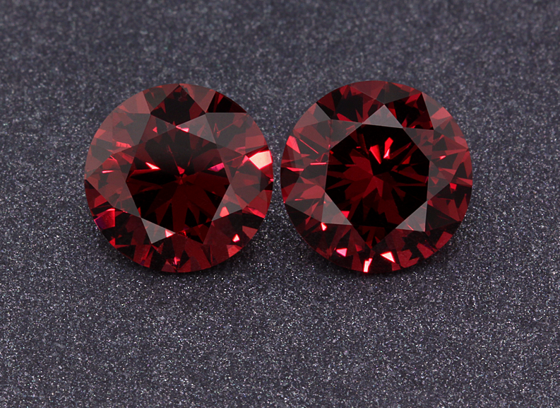 Камень гранат для льва. 2гранат круг6.0 2.036ct. 12фианит. альмандин гранат круг кабошон. как выглядит камень гранат. гранат круг 3мм.