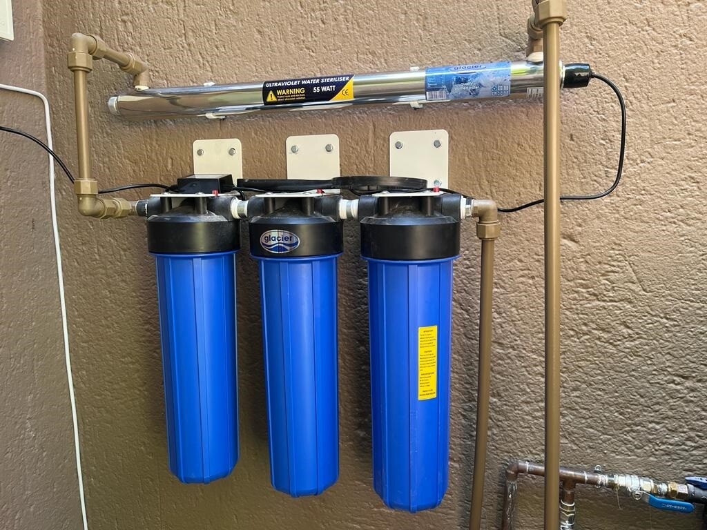 3 Stage 20&quot; Big Blue Filter System with Stainless Steel Ultra Violet Sterilizer &amp; Eco Range Filter Cartridges.