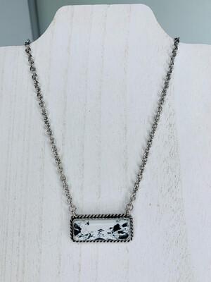 18" Black & White Stone Bar Necklace