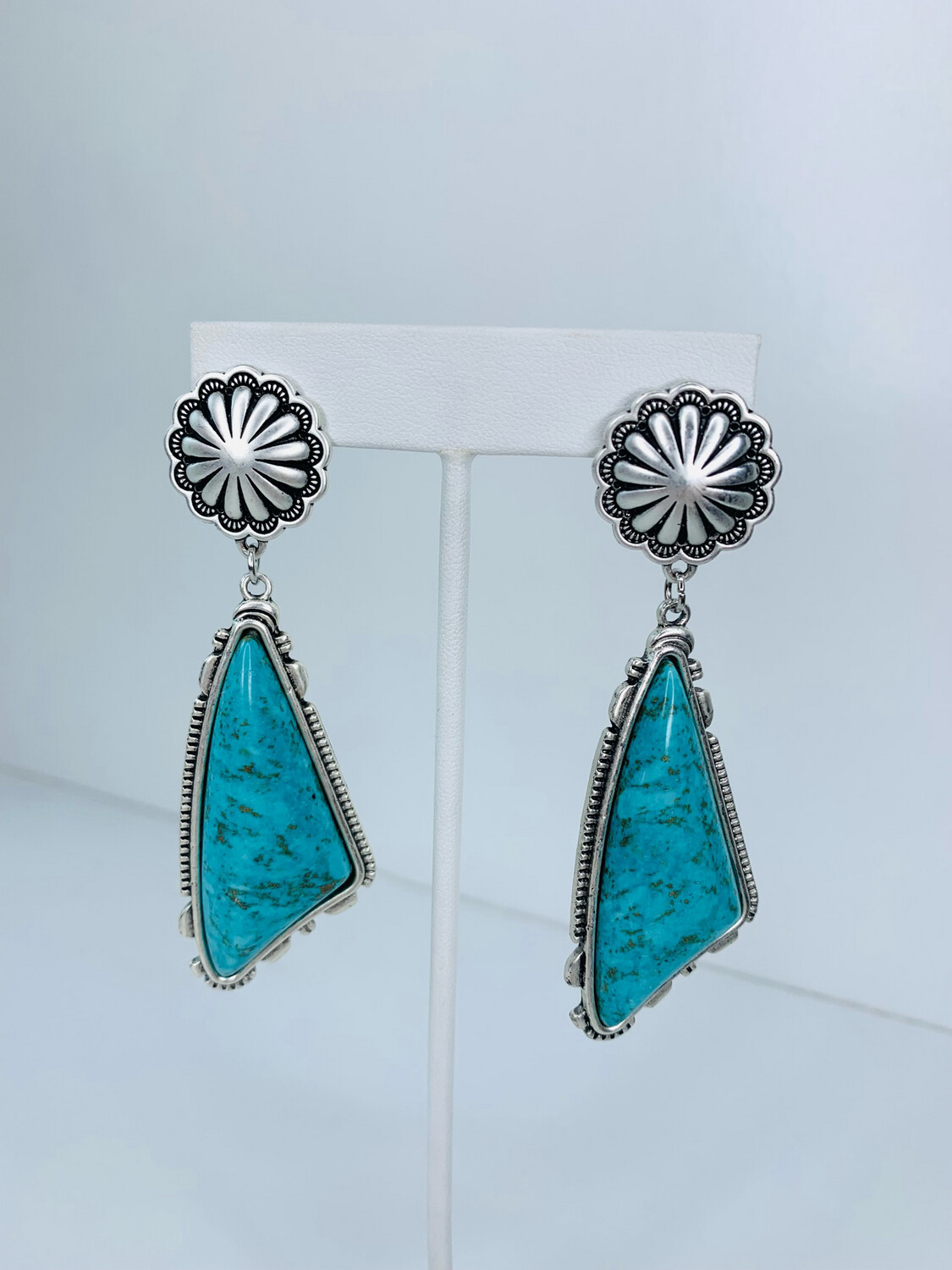 DB! Turquoise Stone Post Earrings