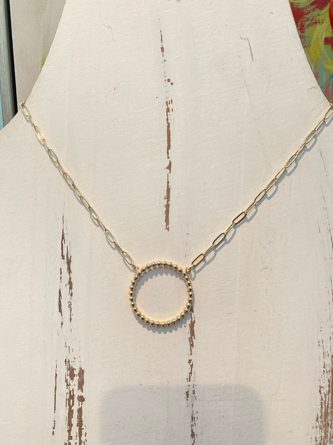 Gold Chain Link Textured Circle Necklace