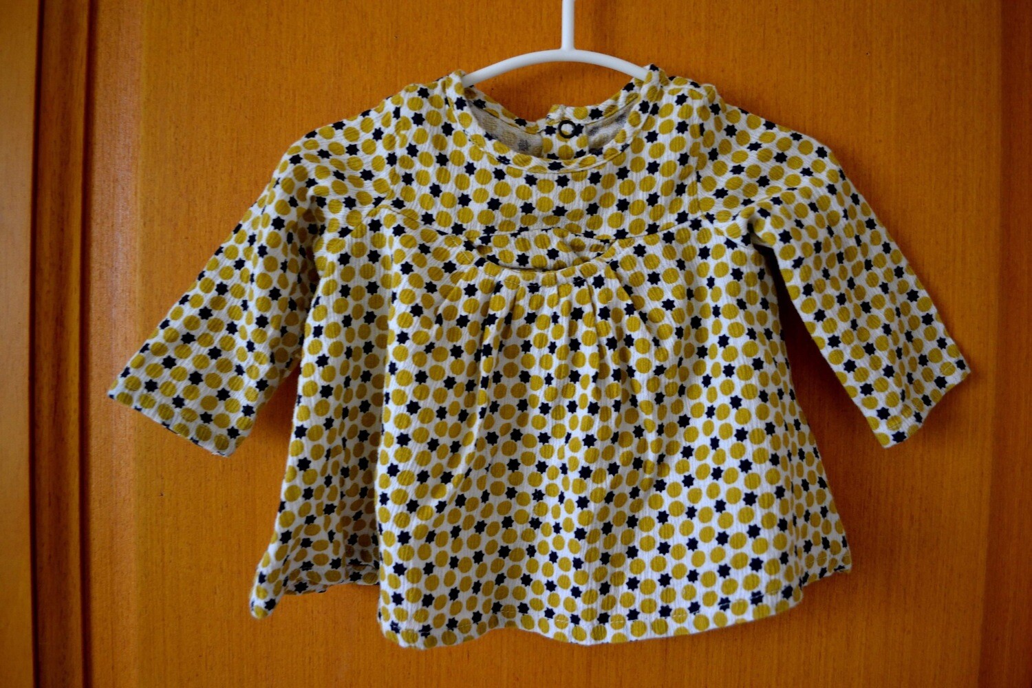 Blouse catimini~ 6 mois (une paire de chaussettes en cadeau)