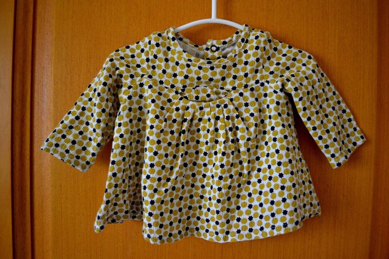Blouse catimini~ 6 mois (une paire de chaussettes en cadeau)