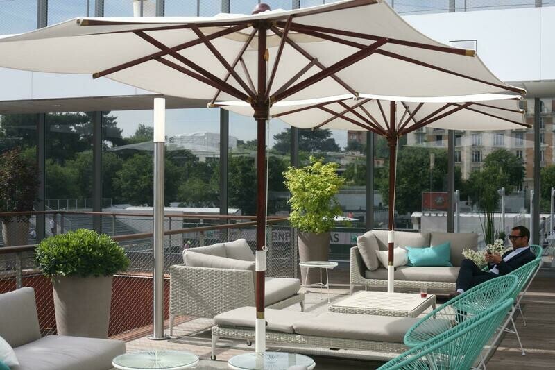 Parasols bois en toile coton sur mesure en vente ou à la location