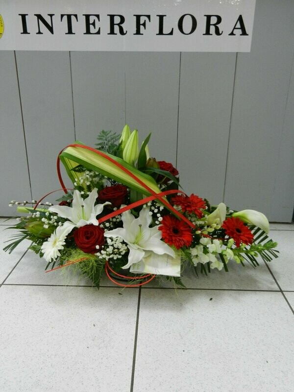 Composition "Sobre" fleurs pour deuil et crémation