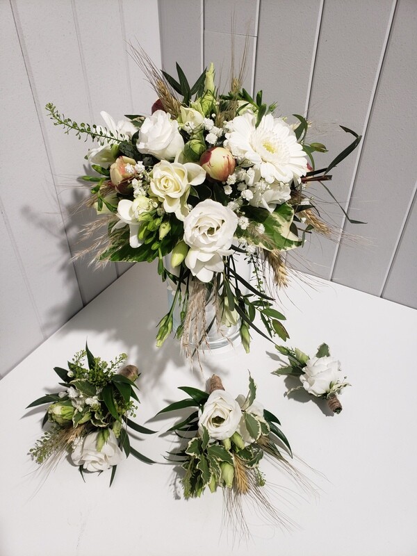 Pack Mariage. Bouquet de mariée, Boutonnière, Bouquet de Demoiselle d'honneur, Bouquet enfant....