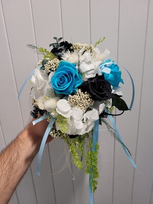 Bouquet de mariée fleurs eternelles teintes bleu turquoise