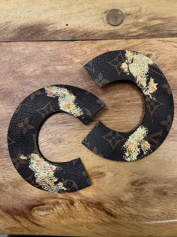 Option LV Earrings Large Gold Specs