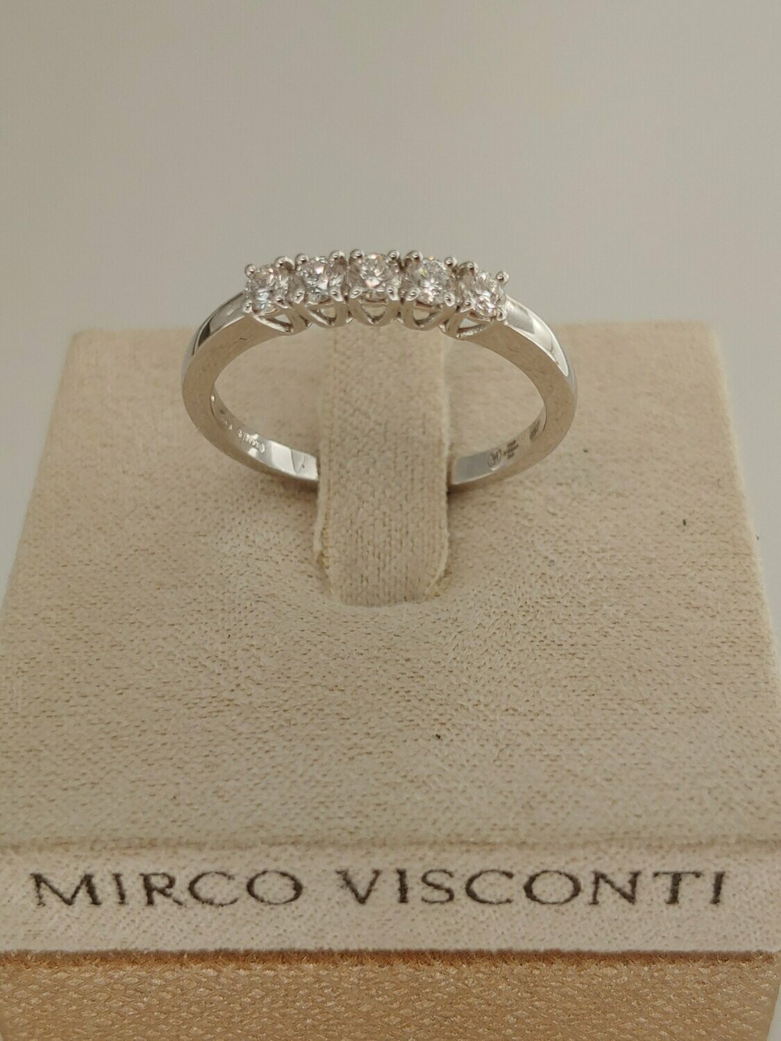 Mirco Visconti Anello tipo Veretta in oro bianco 18kt con 5 diamanti ct 0.27 G VS