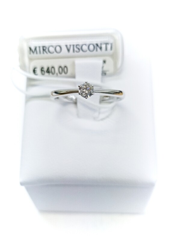 MIRCO VISCONTI
Anello solitario in oro bianco 18kt con diamante ct 0.14 colore G purezza SI