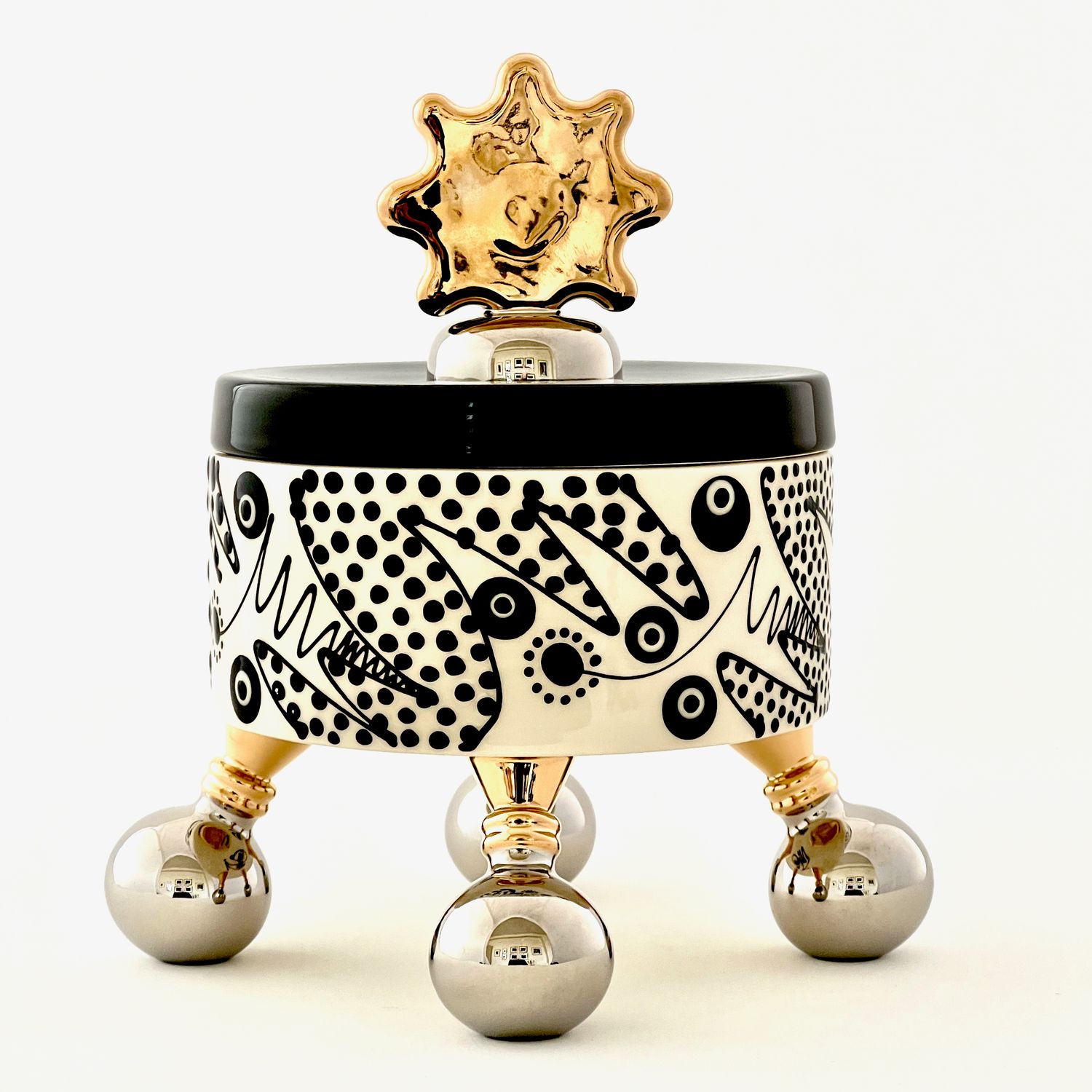 Star Top Legged lidded container