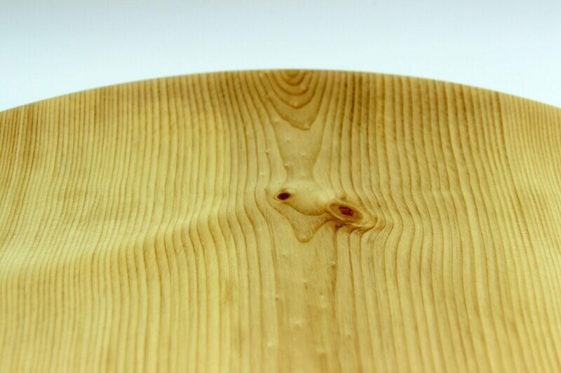 Teller aus Zirbenholz
